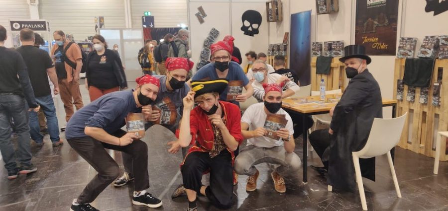 Team Never Be Boardgames verkleed als piraat op Spiel, een spellenbeurs