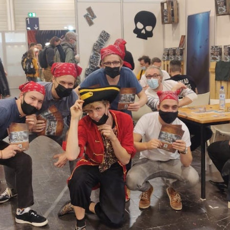 Team Never Be Boardgames verkleed als piraat op Spiel, een spellenbeurs